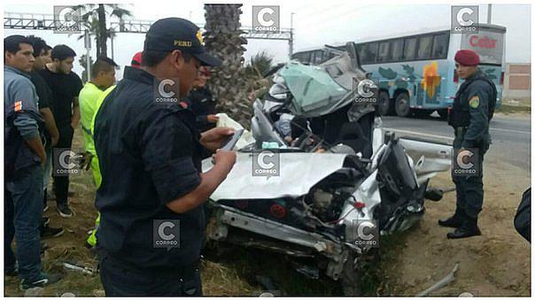 ​Panamericana Sur: dos jóvenes mueren tras chocar su auto contra palmera