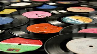 Una moda que regresa: La venta de discos de vinilo sigue en crecimiento y factura millones