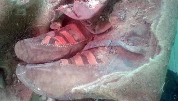 ¿Encuentran momia de 1.500 años usando zapatillas Adidas? [FOTOS]