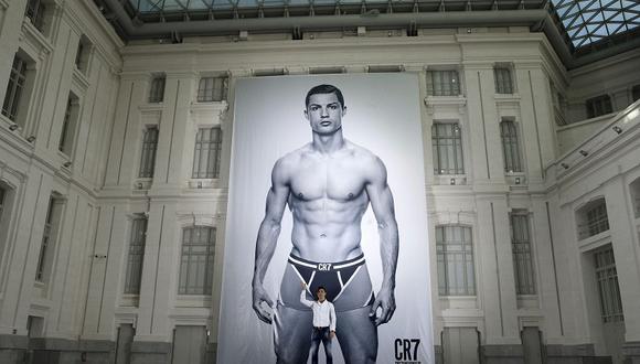 Foto de Cristiano Ronaldo semidesnudo se luce en Madrid [FOTOS]