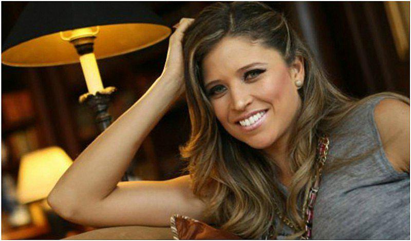 Anna Carina Copello deslumbró con mucho glamour en tour musical 