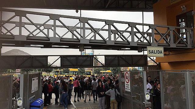 Metropolitano: Suspensión de servicios provocó caos en estaciones