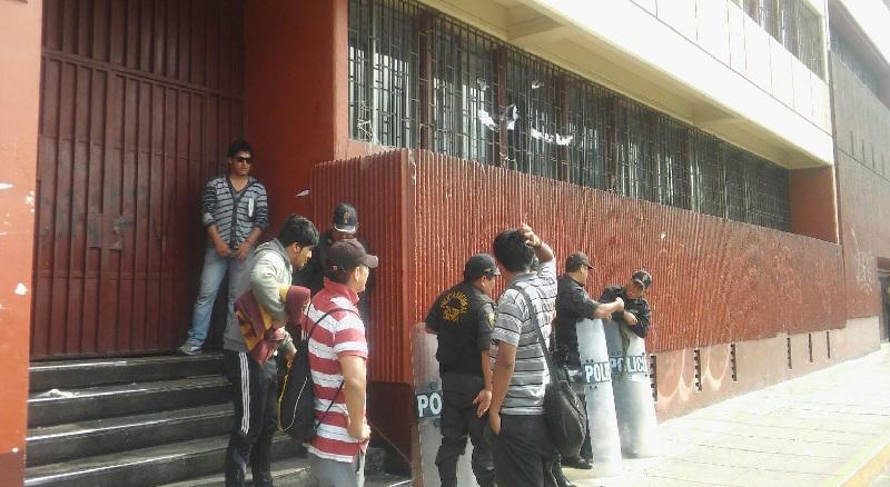 Universidad Federico Villarreal: Alumnos levantan "toma" de facultad [FOTOS]