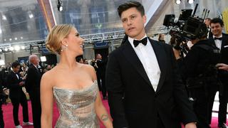Scarlett Johansson se casa en “íntima ceremonia” con el actor Colin Jost