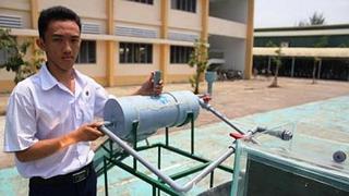 Estudiante vietnamita inventa una máquina barata que produce agua potable 
