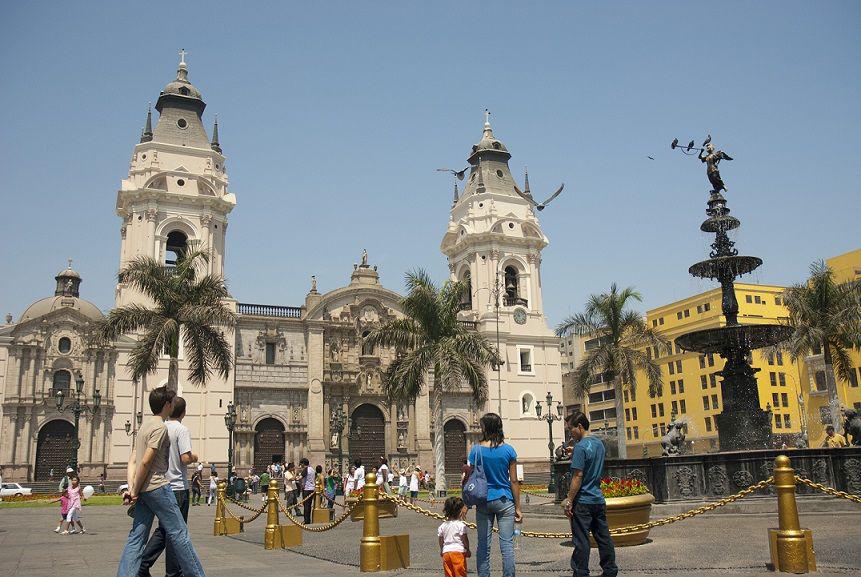 Catedral de Lima en la Plaza de Armas de la Ciudad.