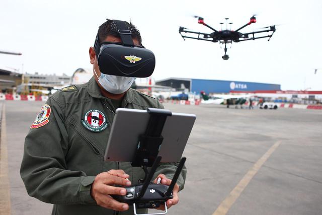 La PNP cuenta con un moderno escuadrón de drones para enfrentar a la delincuencia. (Fotos: Hugo Curotto)