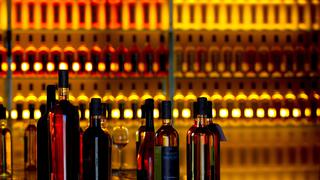 India: Al menos 37 personas murieron intoxicadas tras consumir alcohol adulterado
