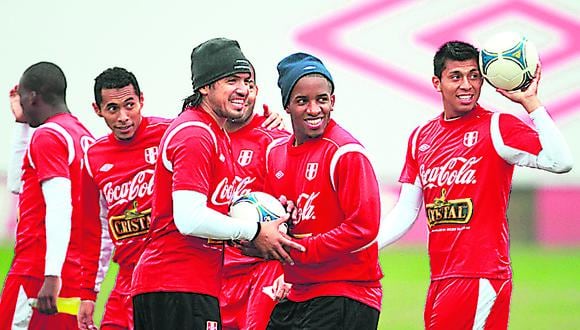 Farfán y Vargas ante Inglaterra