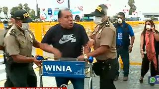 Hombre se altera al enterarse recién que no hay vuelos en el aeropuerto Jorge Chávez | VIDEO