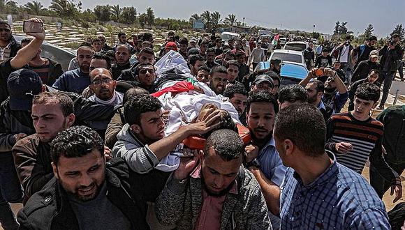 ​Gaza entierra a sus muertos civiles bajo balas de soldados de Israel