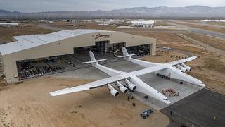 ​El avión más grande del mundo realiza su exitoso primer vuelo (VIDEO)