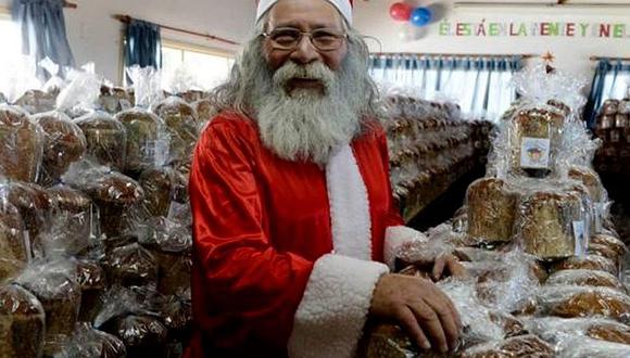 "Papá Noel paraguayo" regala 10 mil panetones por navidad