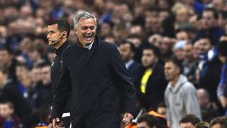 Técnico portugués José Mourinho firma precontrato con Manchester United