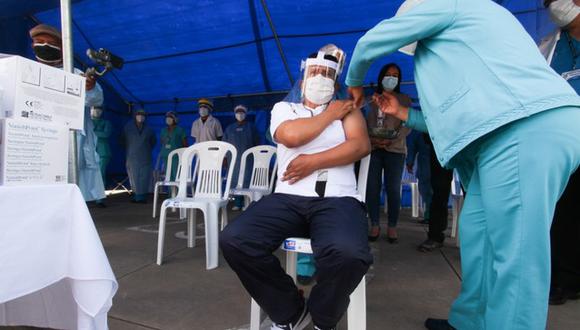 Cusco:  los profesiones de salud recibieron la primera dosis de la vacuna contra el COVID-19. (Foto: Difusión)