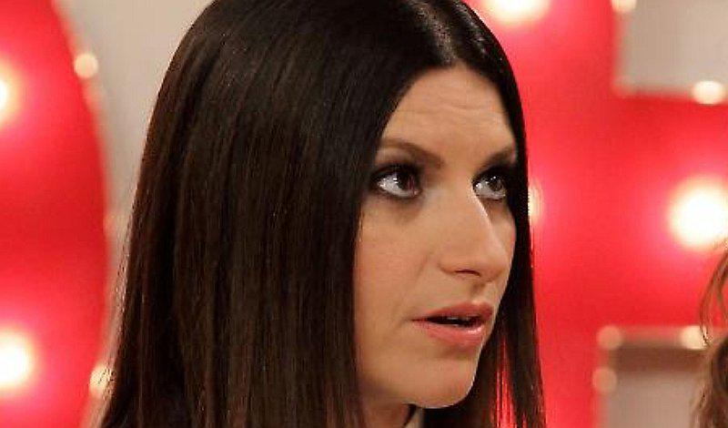 Fan golpea a Laura Pausini durante su concierto en Lima