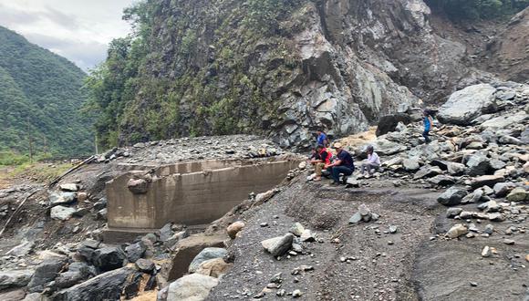 Cusco: tras la mejora de las condiciones climática, personal del equipo de emergencia de la Concesionaria inició los trabajos de limpieza.