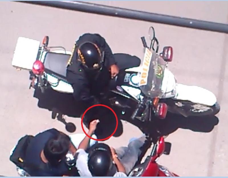 Graban a Policía recibiendo coima [VIDEO]