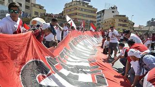 Perú vs. Bolivia: Hinchas ya alientan a la blanquirroja desde La Paz [FOTOS]