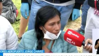 Mujer rompe en llanto y se indigna con Vizcarra tras pernoctar en el aeropuerto Jorge Chávez │VIDEO
