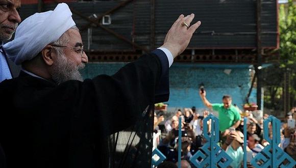 Irán: conservadores amenazan en público al presidente “moderado” Rohaní