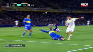 Advíncula se lució con un gran quite en Boca, pero el VAR le cobró penal | VIDEO