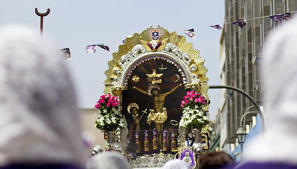 La procesión del Señor de los Milagros para octubre próximo que vuelve a las calles no contempla el recorrido a la Plaza Mayor de Lima. (Foto: Andina)