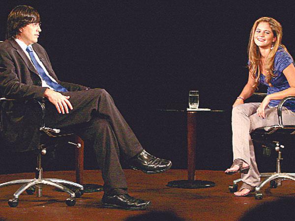 Jaime Bayly quiere hijo  con veinteañera Silvia