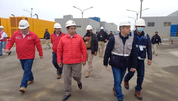 El mandatario visitó la planta desalinizadora y de tratamiento de aguas residuales del proyecto Provisur. (Foto: Presidencia)