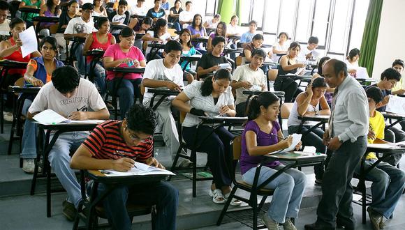 Pronabec ofrece más de 2 mil becas para universitarios peruanos