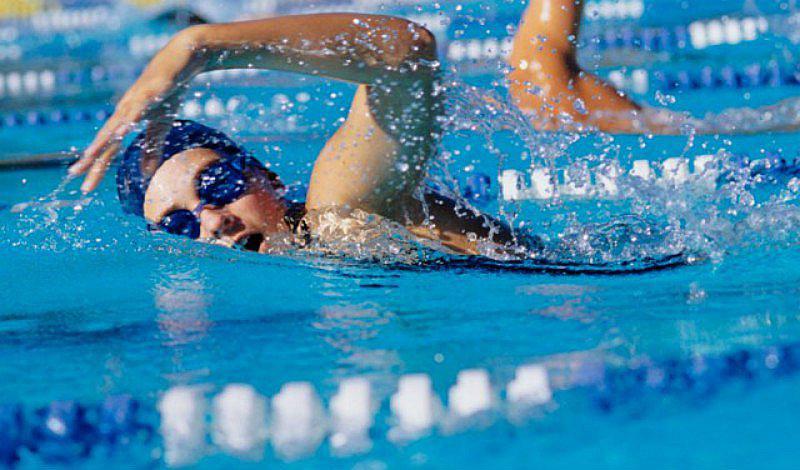 Los beneficios que otorga a la salud aprender natación