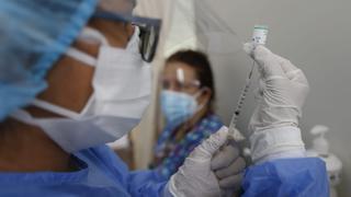 Hasta 20 funcionarios del Minsa recibieron vacuna de COVID-19, revela Óscar Ugarte