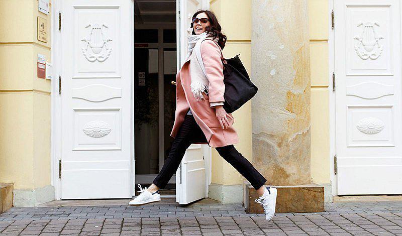 ¡El rosa cuarzo sigue vigente y estas son las 11 prendas   que deberás tener en tu closet! [FOTOS]