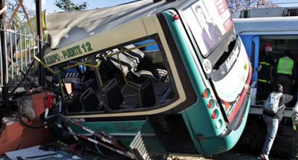 9 muertos y 180 heridos en choque de ómnibus y dos trenes en Argentina