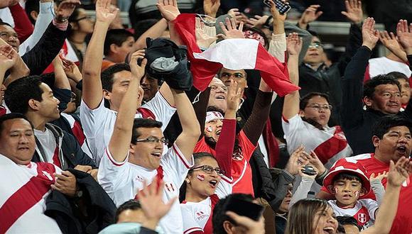 Perú vs. Argentina: Así vive la hinchada el partido en el Estadio Nacional [FOTOS]