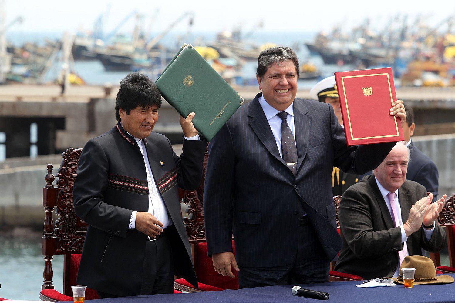 Evo Morales copia a Alan García y libera a montón de presos