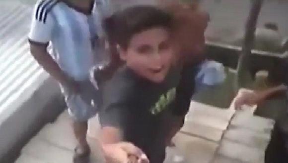​YouTube: Niños caen del techo cuando intentaban tomarse un selfie [VIDEO]