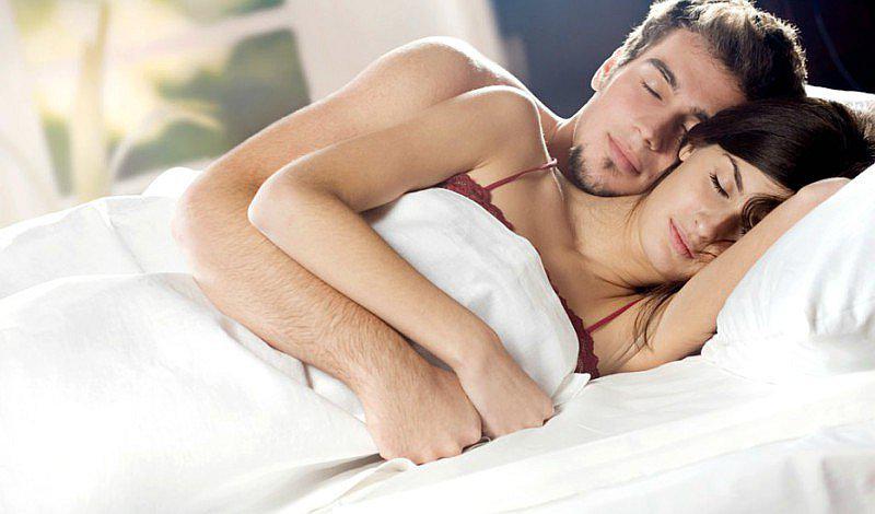 ¡Juntitos! 5 beneficios de dormir con tu pareja