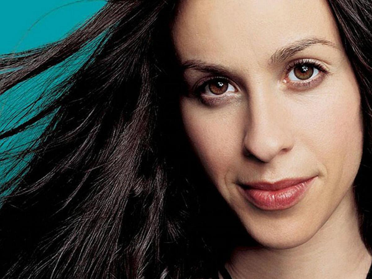 ¡Ternura total! Alanis Morissette presume su embarazo mientras desnuda y  bajo el agua [FOTOS] | MUJER | OJO
