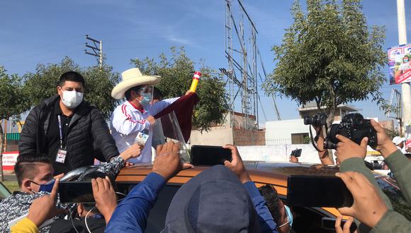 Pedro Castillo llegó a Arequipa y fue recibido por simpatizantes. (Foto: Zenaida Condori / GEC)
