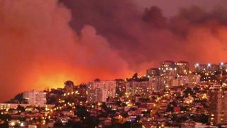 Chile: Incendio en Viña del Mar deja dos muertos y 400 viviendas convertidas en ceniza