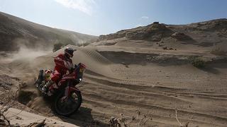 ​Dakar: Gerard Farrés terminó la séptima etapa "embarrado" y "meado"