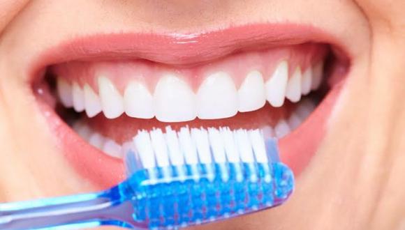 Siete consejos para cuidar los dientes este verano   