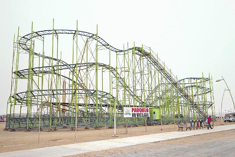 Muerte ronda en la montaña rusa