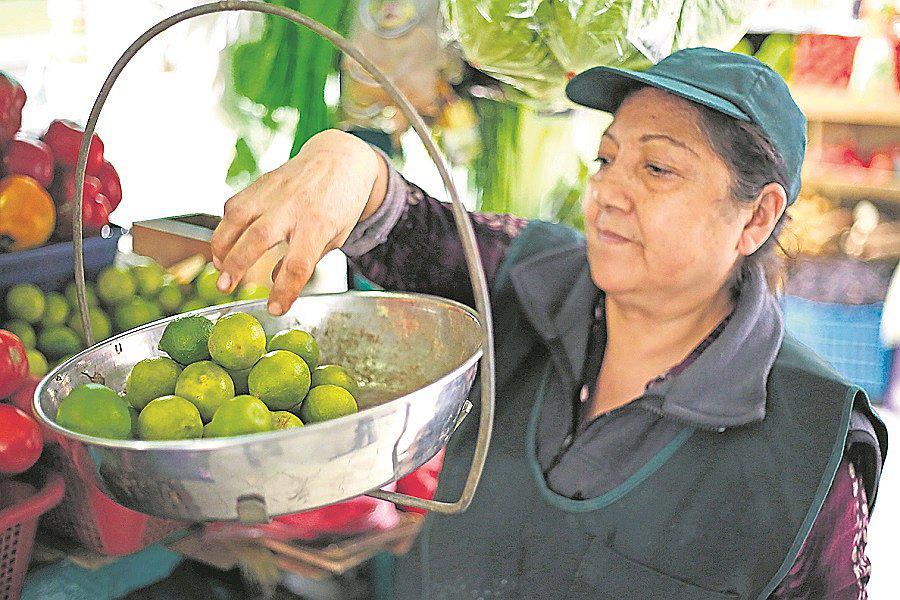 ​Kilo del limón ya está en su precio normal y se oferta a un sol el kilo