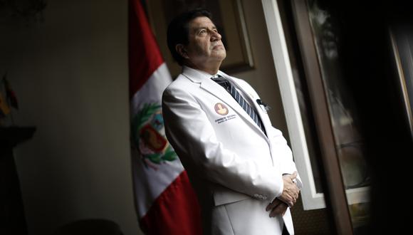 El decano del Colegio Médico, Miguel Palacios Celi, rechazó que haya altos funcionarios inoculados. (Foto: Anthony Niño de Guzmán)