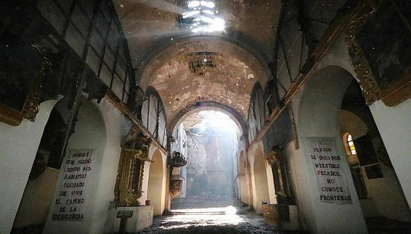 Cusco: Templo San Sebastián sigue ardiendo, pero fieles van a misa