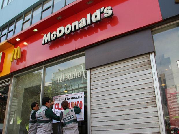 ​McDonald's de San Isidro fue clausurado porque tenía cucarachas e insectos