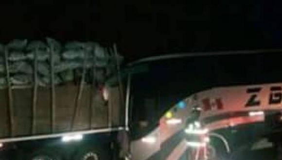 Choque entre bus interprovincial y tráiler deja dos muertos en Pasamayo (FOTOS y VIDEOS)