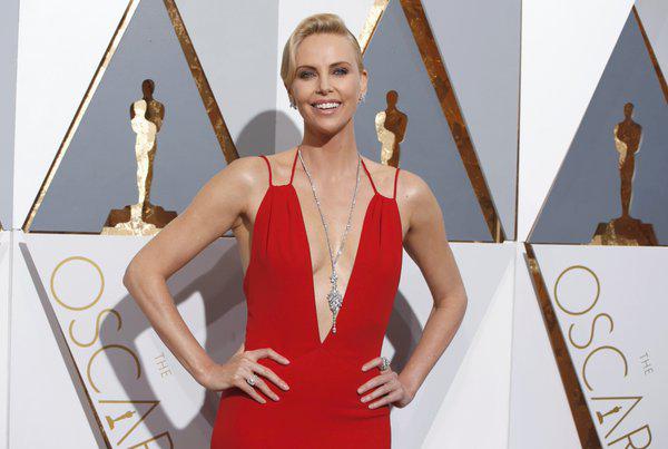Oscar 2016: Charlize Theron fue la más sexy y la mejor vestida 